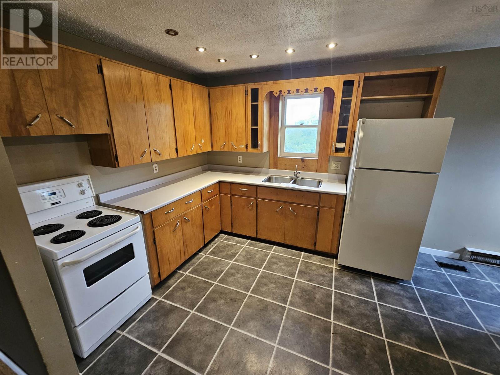 131 Old Halifax Road - 11