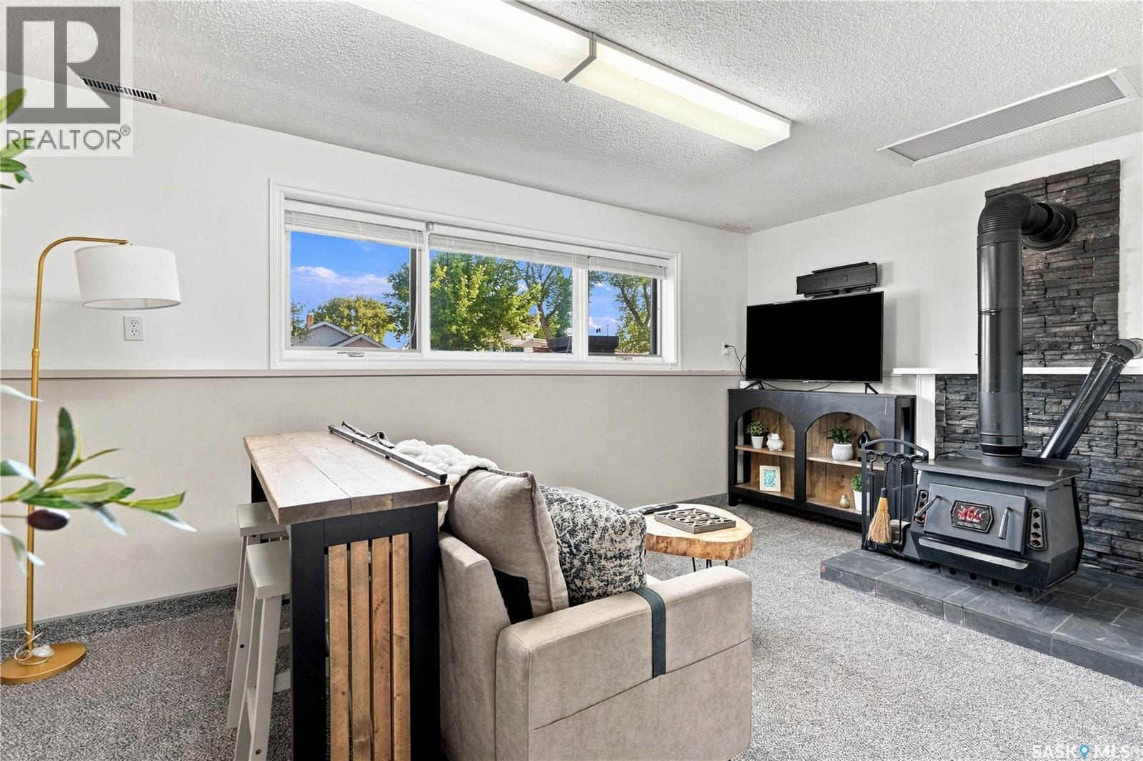 1109 Lillooet STREET W - Image 23