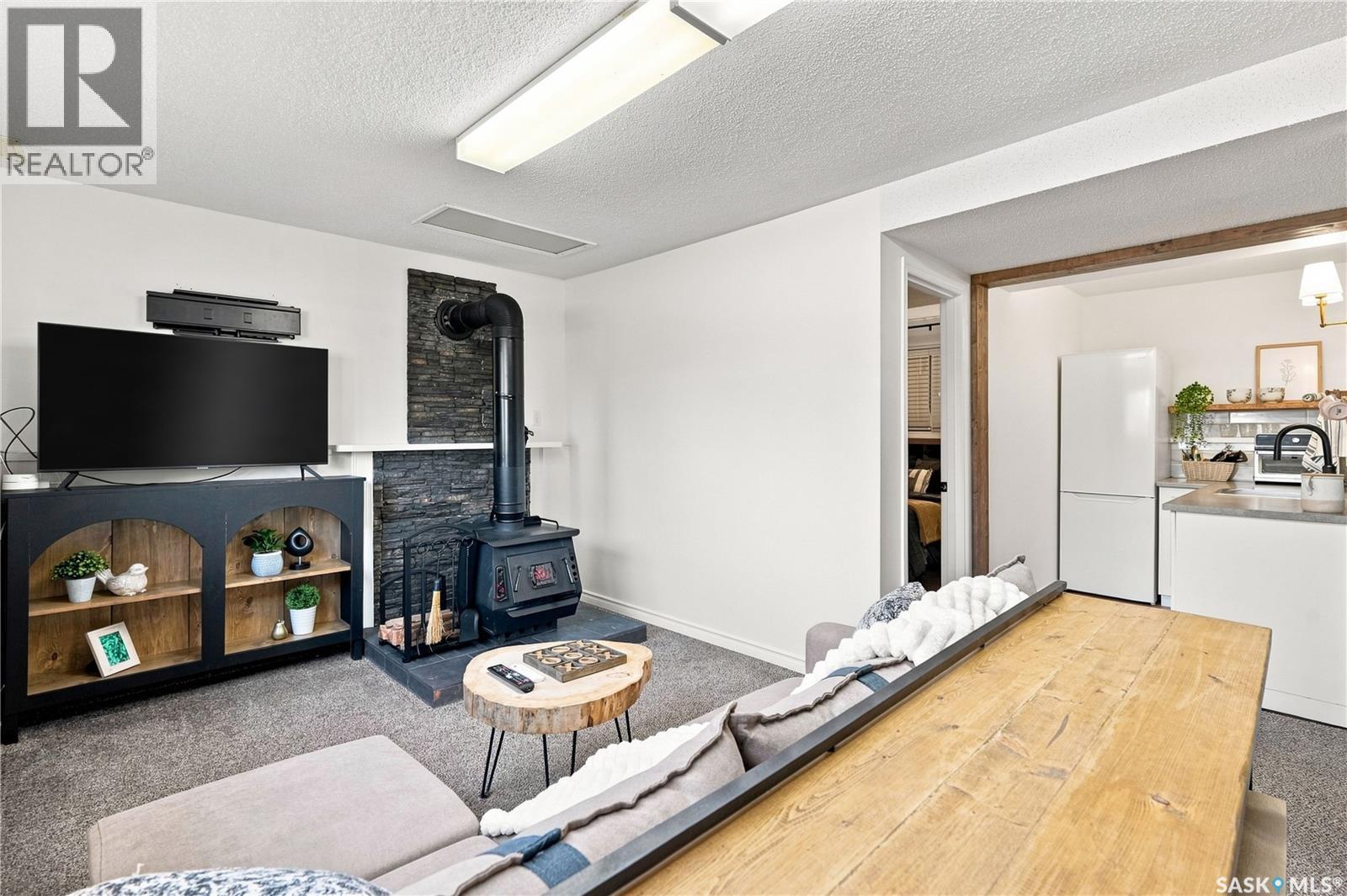 1109 Lillooet STREET W - Image 25