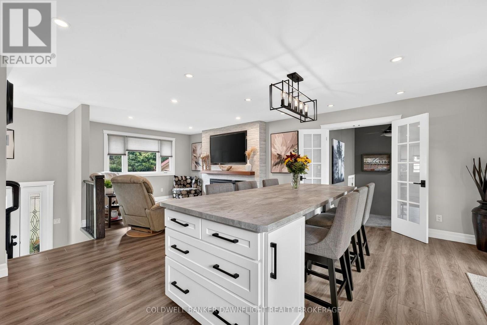 283 CHURCHILL DRIVE - 11
