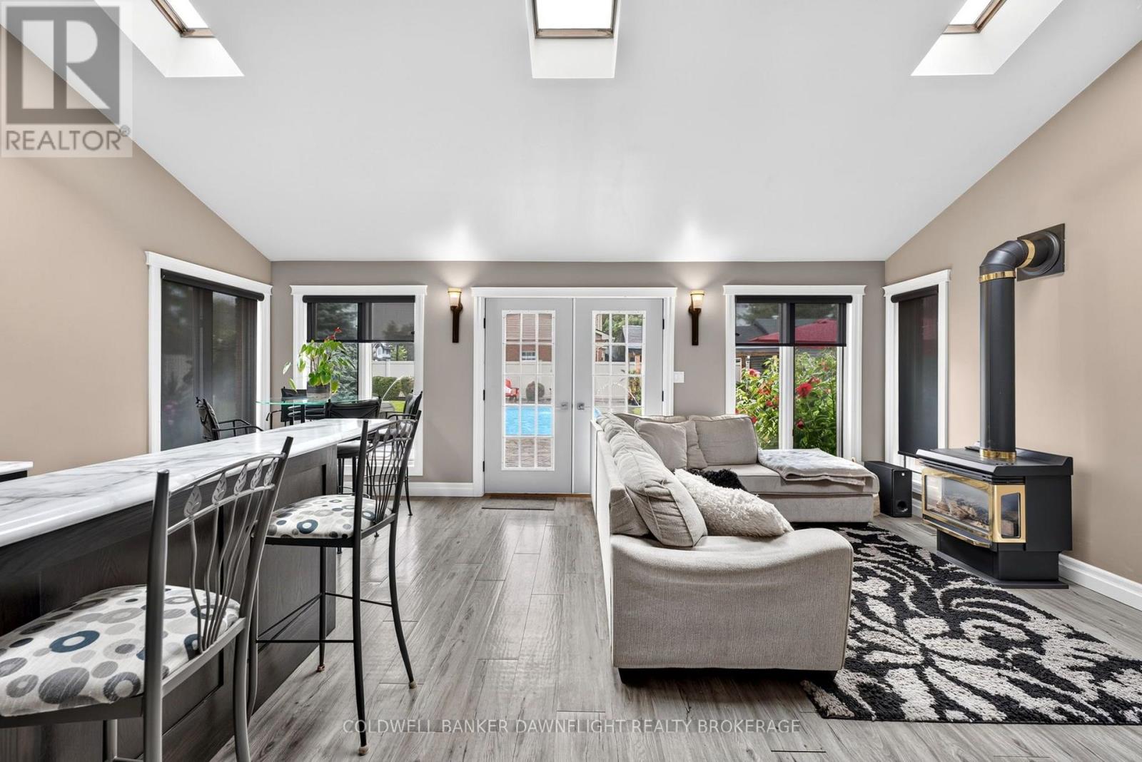 283 CHURCHILL DRIVE - 16