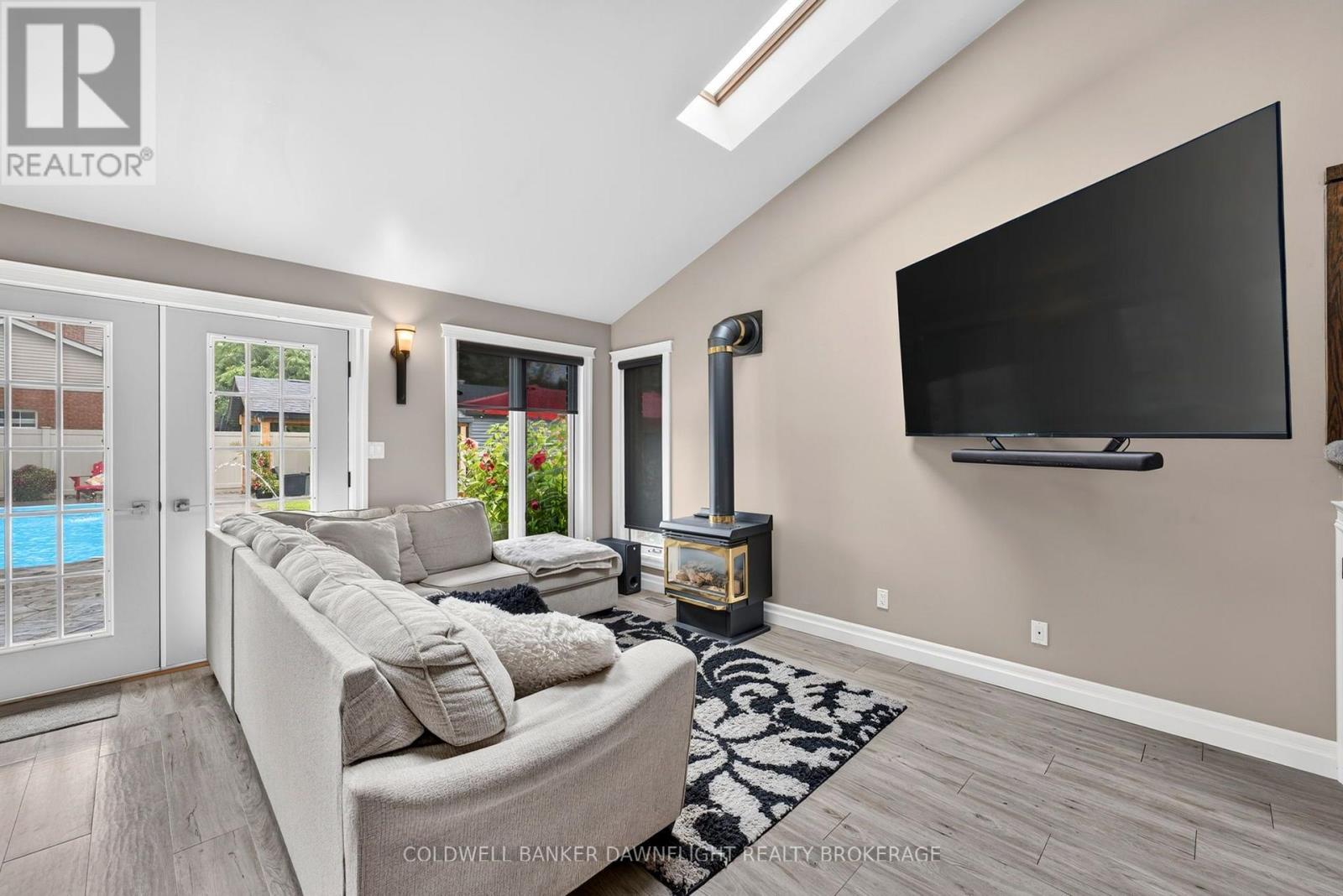 283 CHURCHILL DRIVE - 17