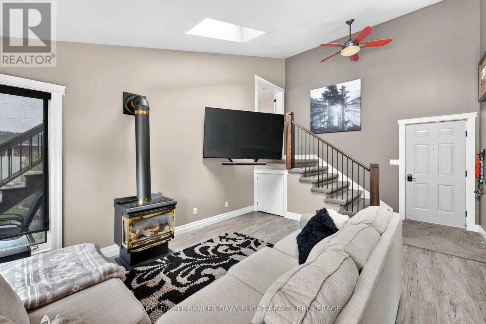 283 CHURCHILL DRIVE - 18