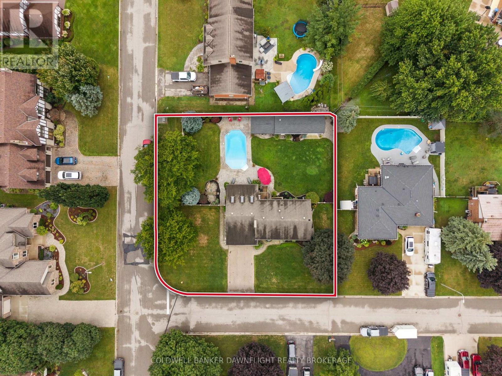 283 CHURCHILL DRIVE - 3