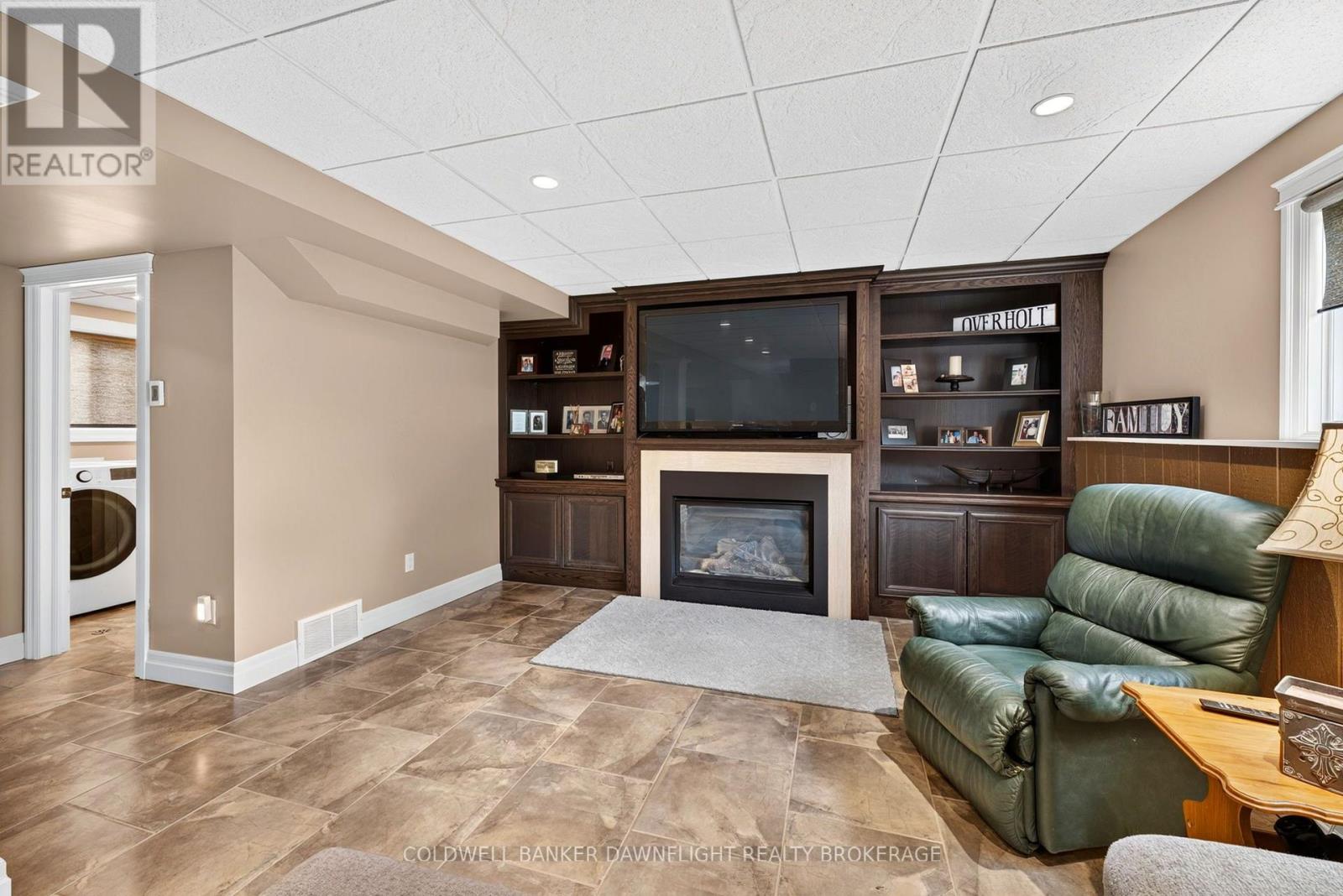 283 CHURCHILL DRIVE - Image 33