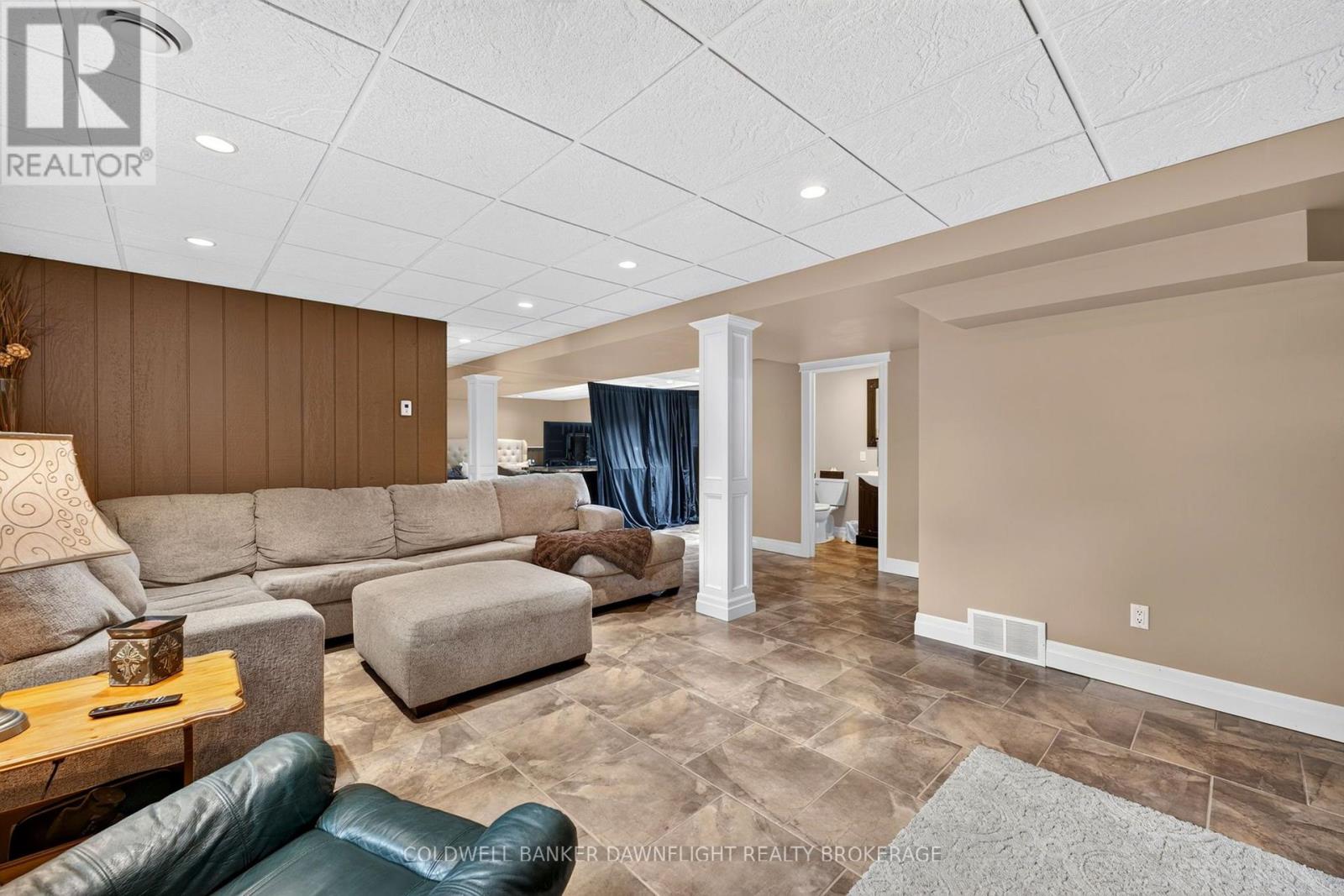 283 CHURCHILL DRIVE - Image 34