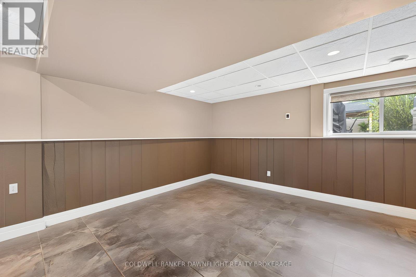 283 CHURCHILL DRIVE - Image 35