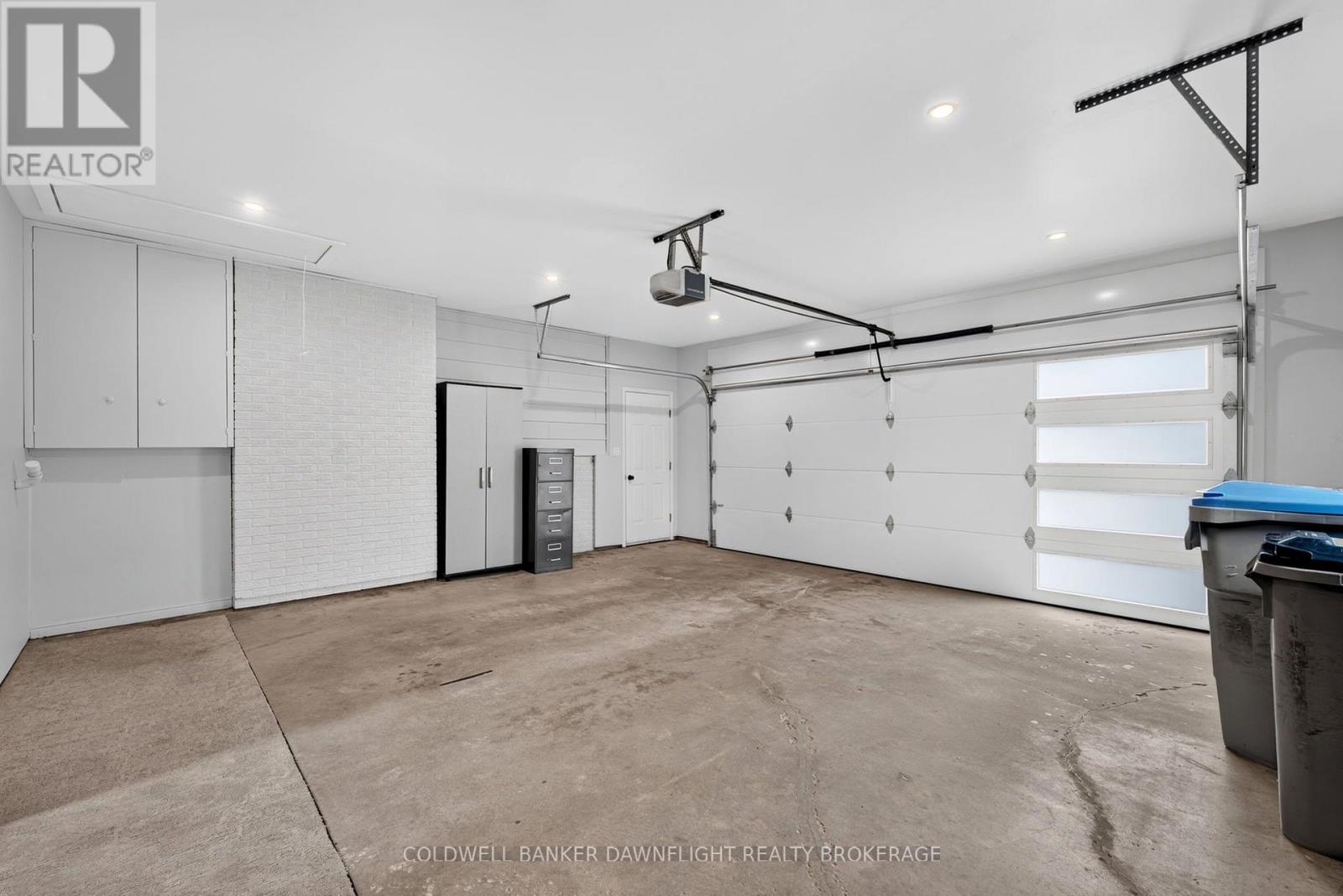 283 CHURCHILL DRIVE - 39