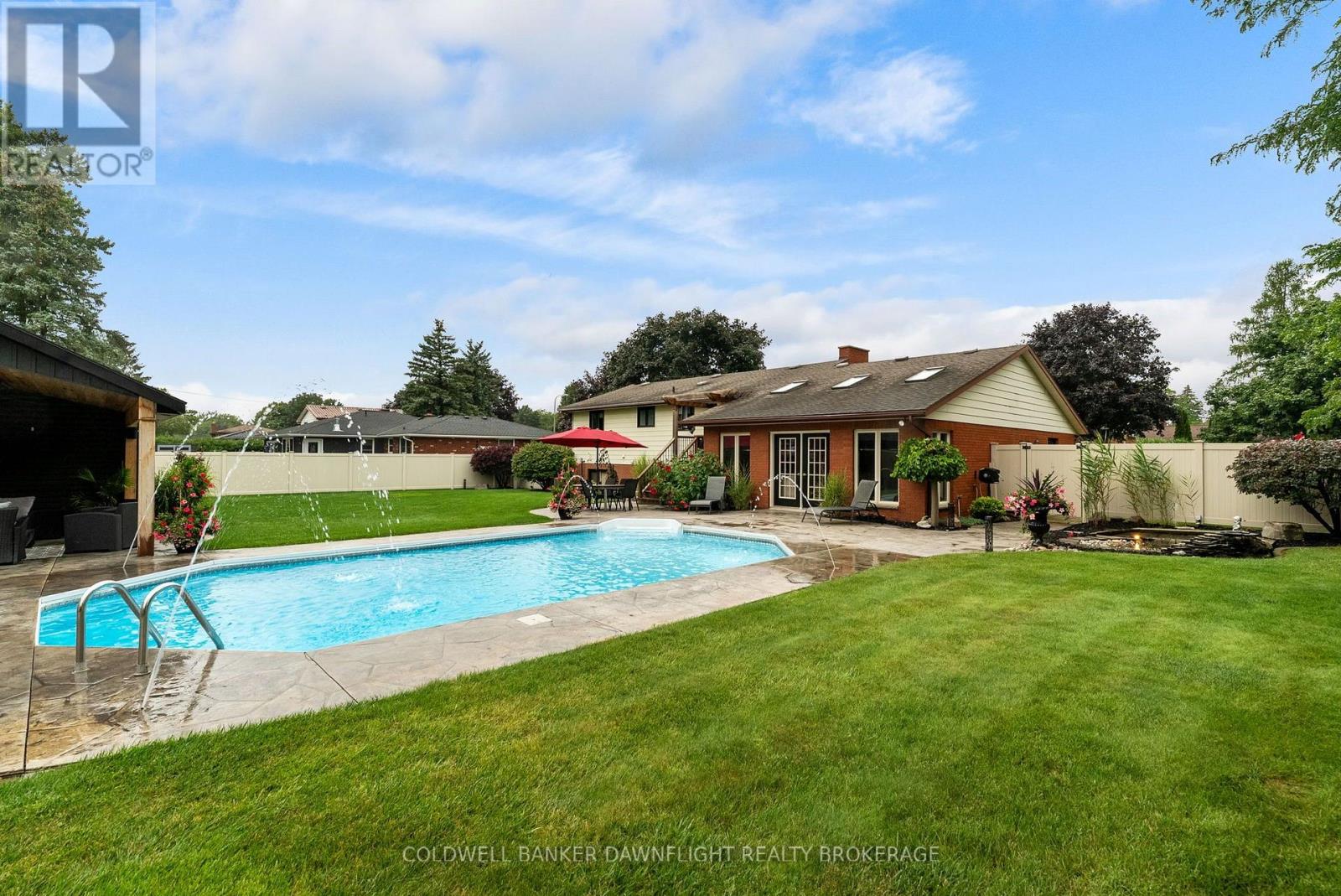 283 CHURCHILL DRIVE - 41