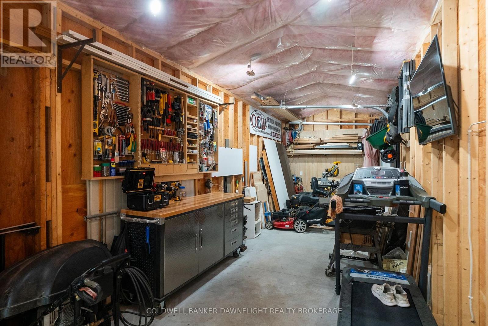 283 CHURCHILL DRIVE - 48