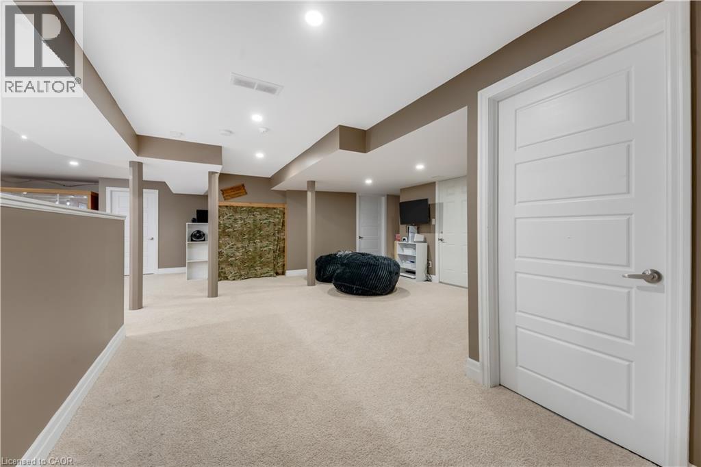 #3 258 EDGEWATER Crescent - Image 37