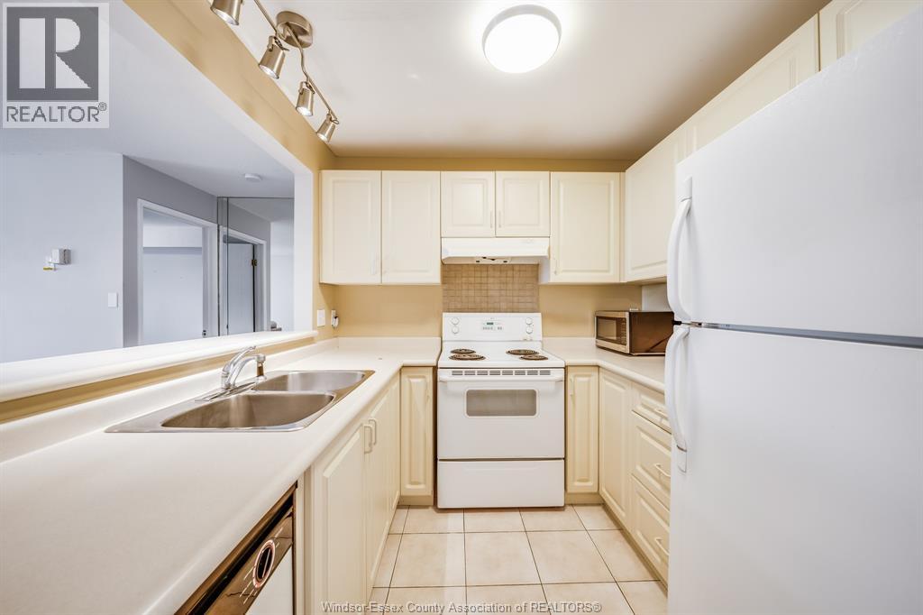 #309 3000 SANDWICH STREET - Image 18