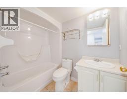 3000 Sandwich Street Unit# 309, Windsor, ON N9G4C3 Photo 25