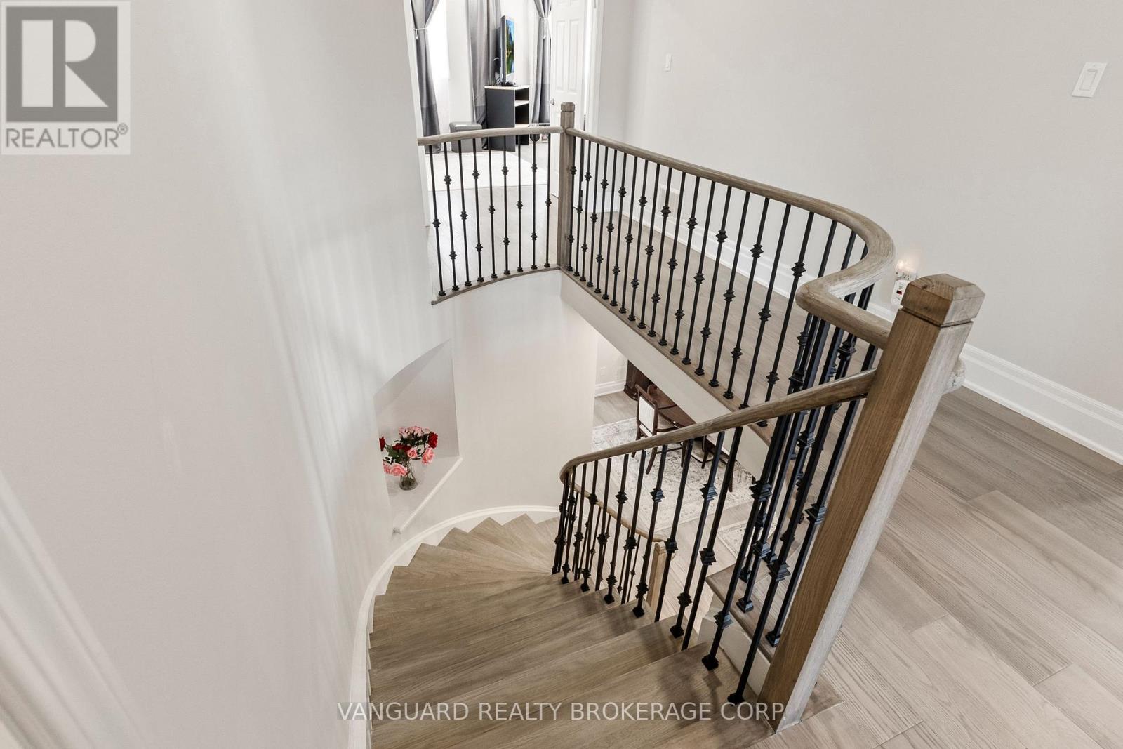 84 SAPPHIRE DRIVE - Image 34