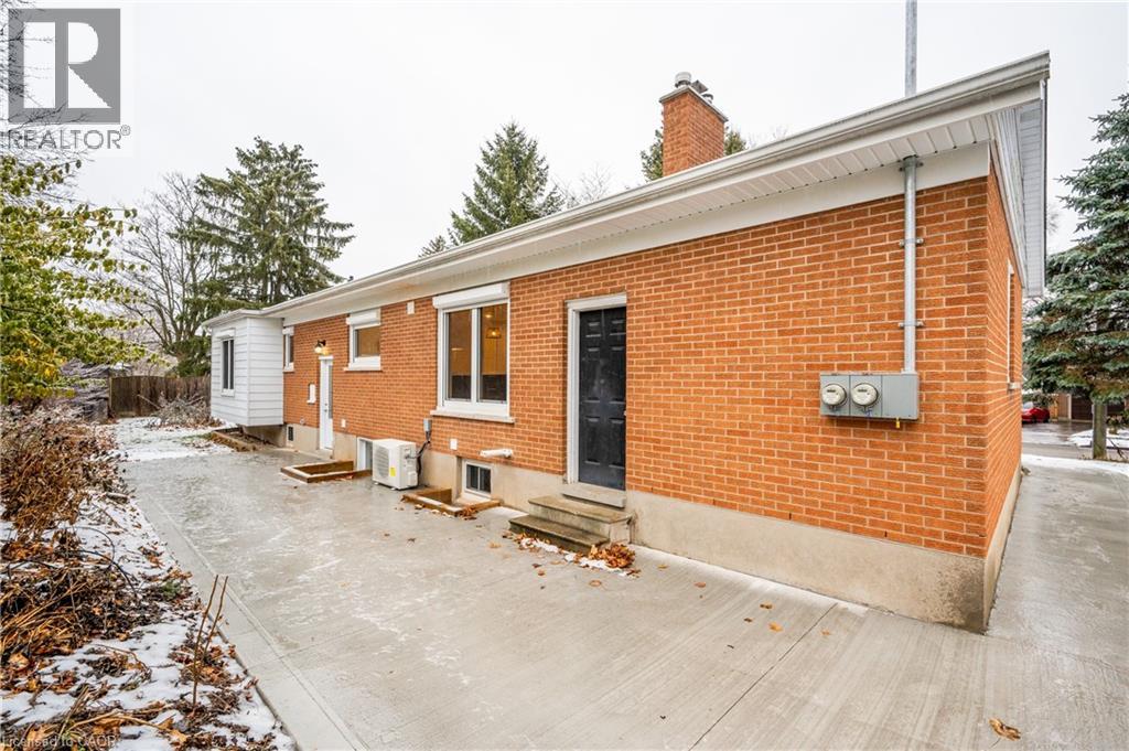 348 FOREST HILL Drive Unit# LOWER — photo 3