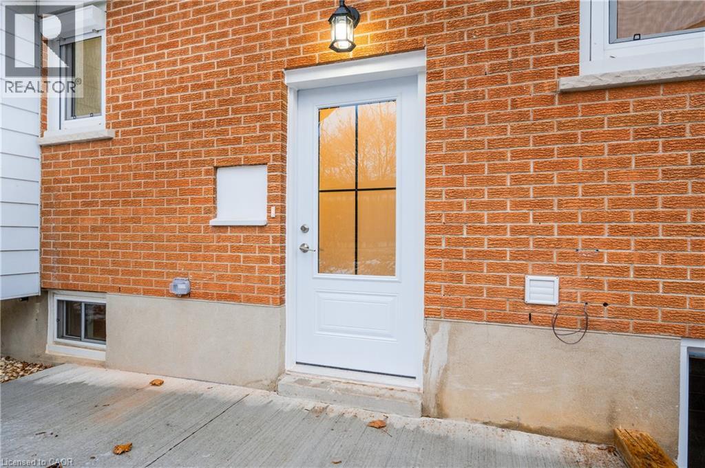 #LOWER 348 FOREST HILL Drive, Kitchener, Ontario, N2M4H2, Kitchener, Ontario — photo 4 of 5