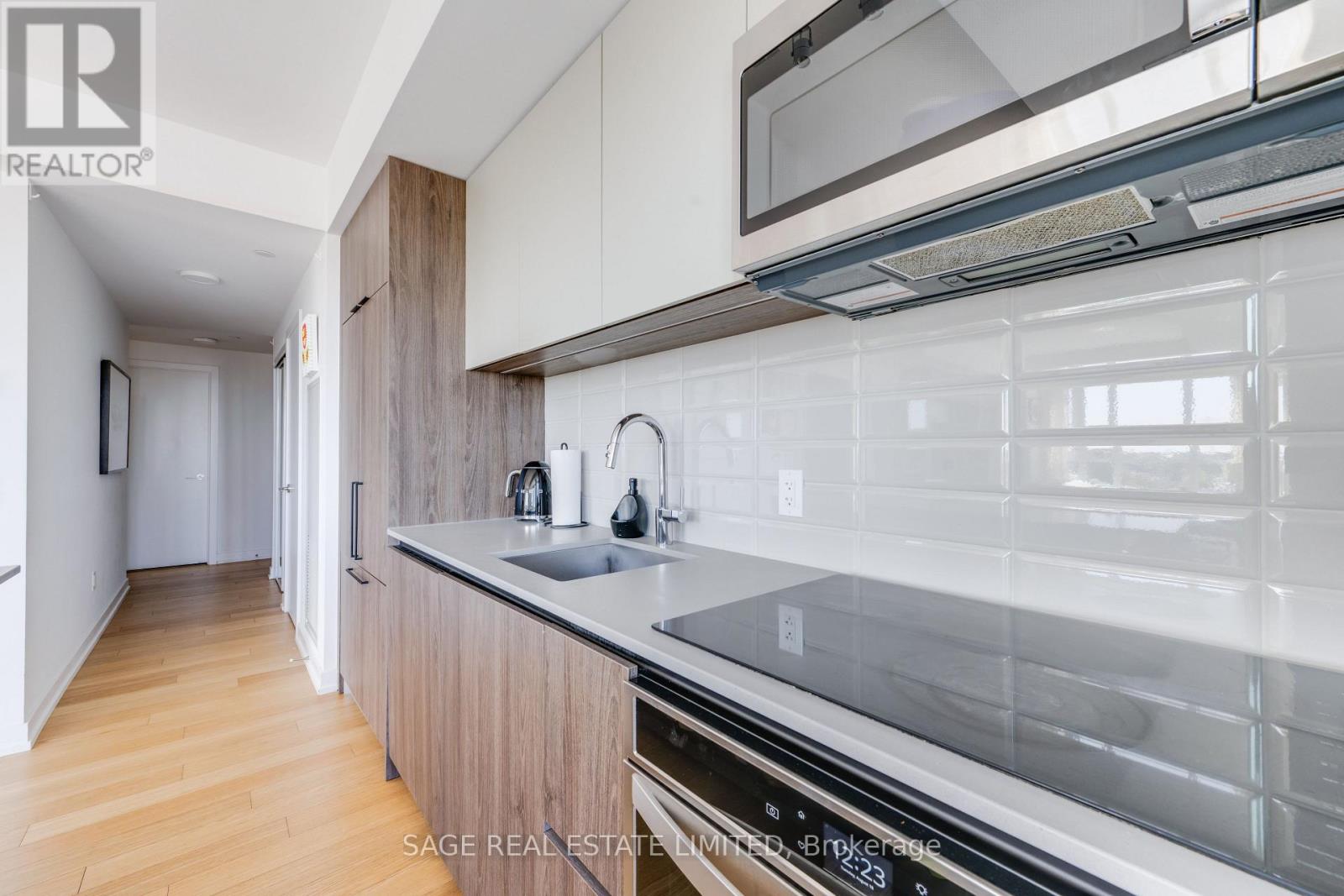 #734 150 LOGAN AVENUE - 11