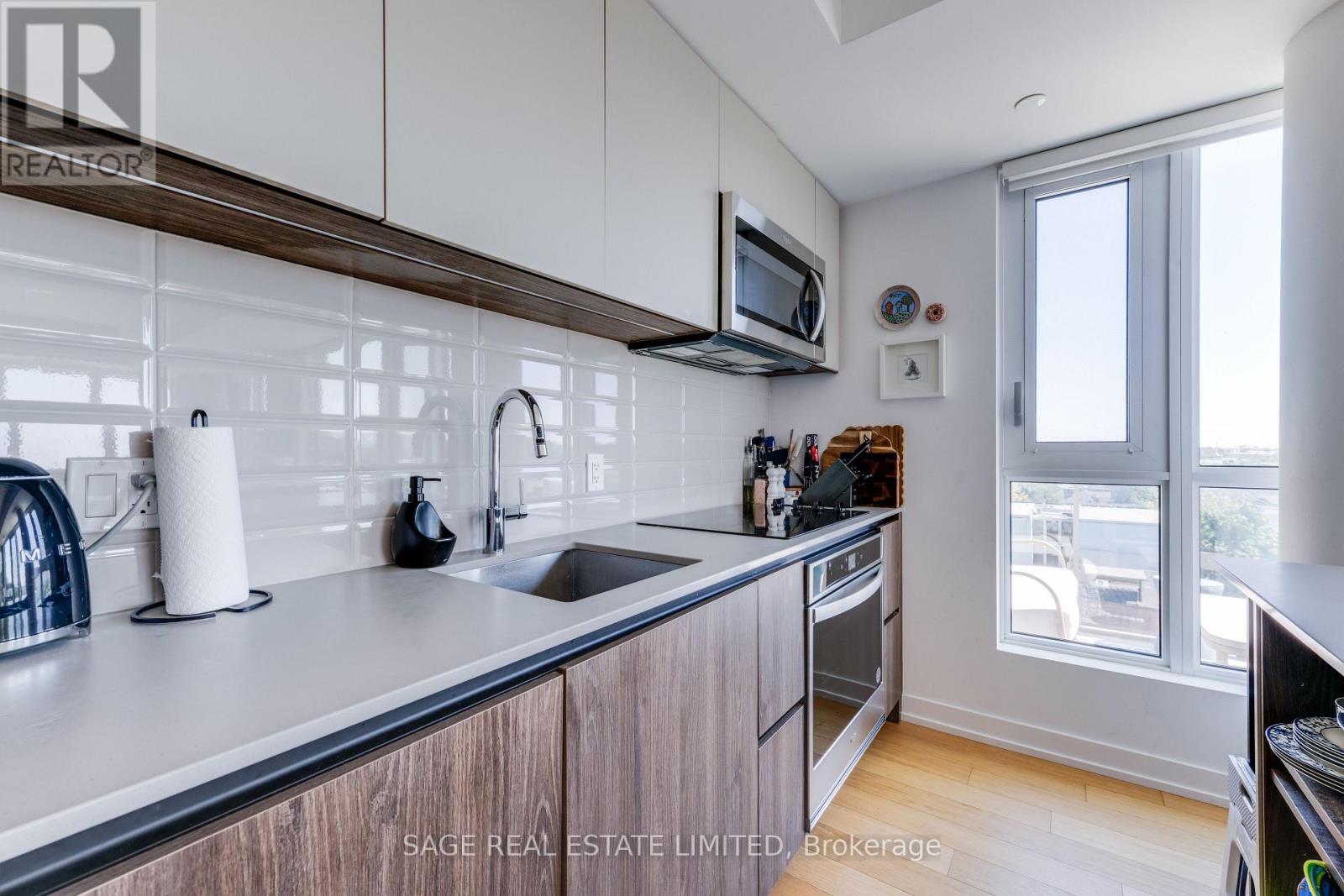#734 150 LOGAN AVENUE - 12