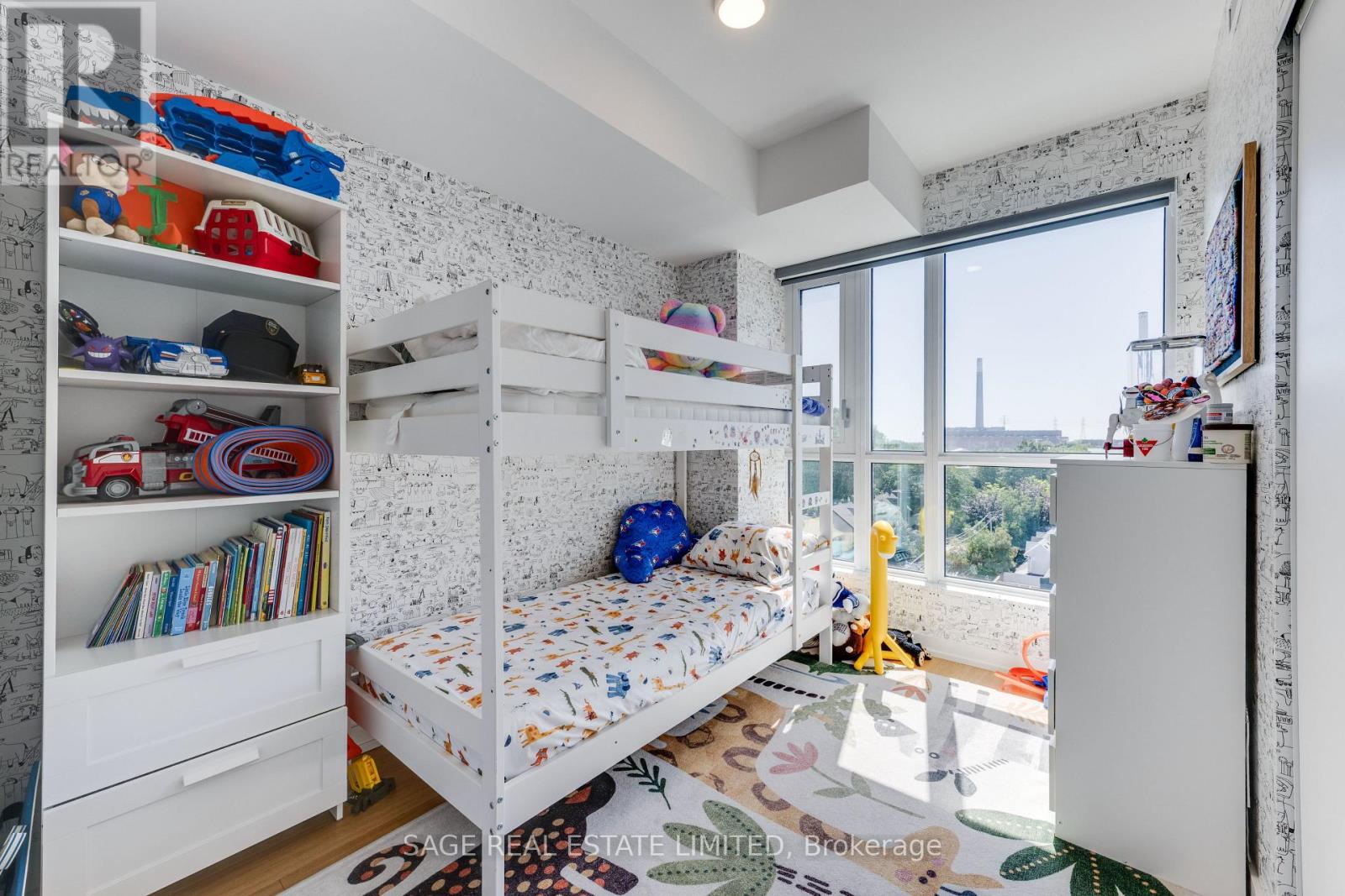 #734 150 LOGAN AVENUE - 16