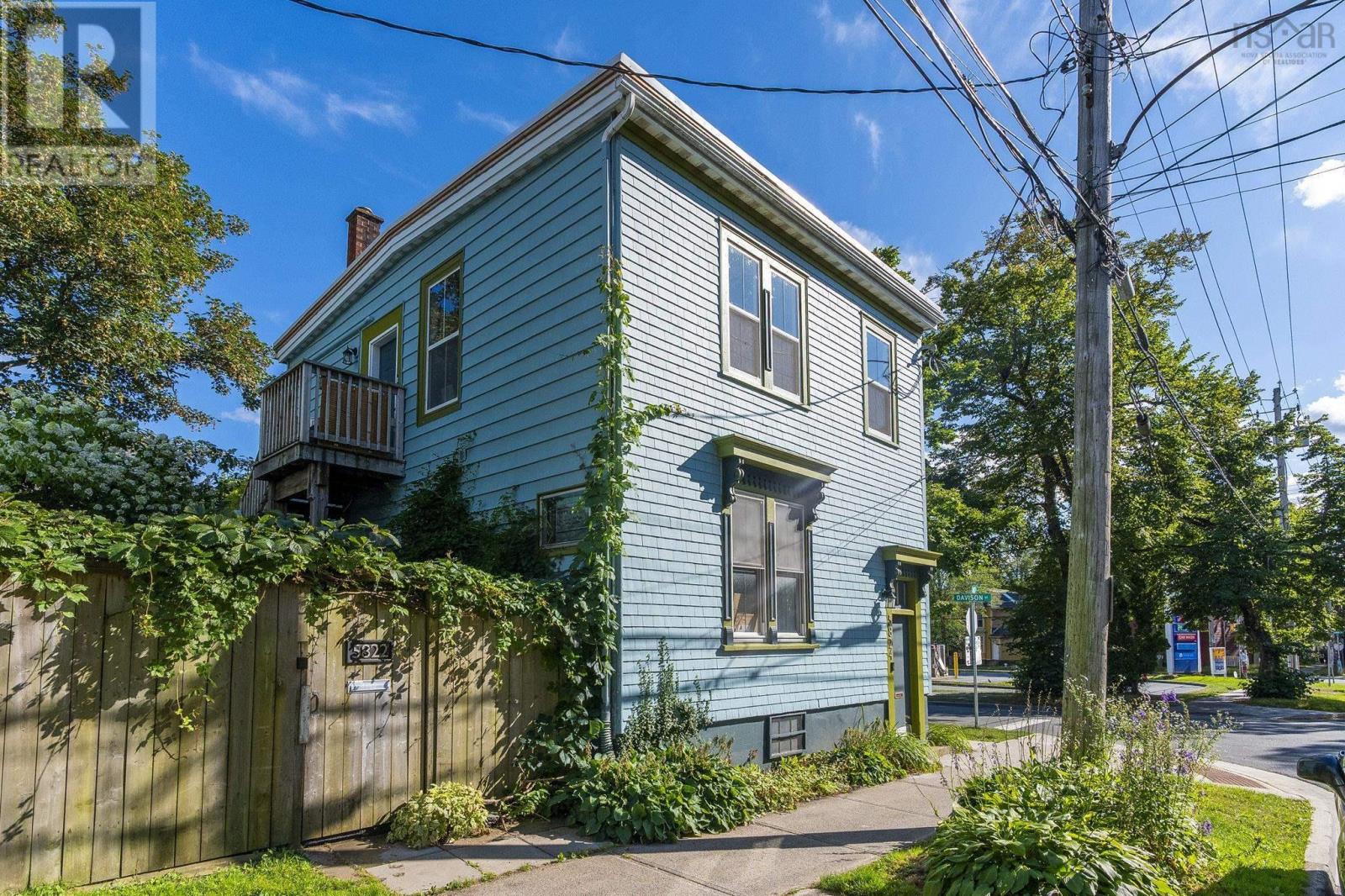 5822 / 5824 Charles Street