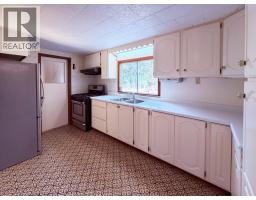 Storage - 5740 95 Highway, Edgewater, BC V0A1E0 Photo 6
