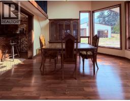 4pc Bathroom - 5740 95 Highway, Edgewater, BC V0A1E0 Photo 12