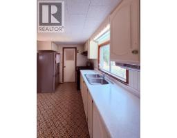 Foyer - 5740 95 Highway, Edgewater, BC V0A1E0 Photo 8