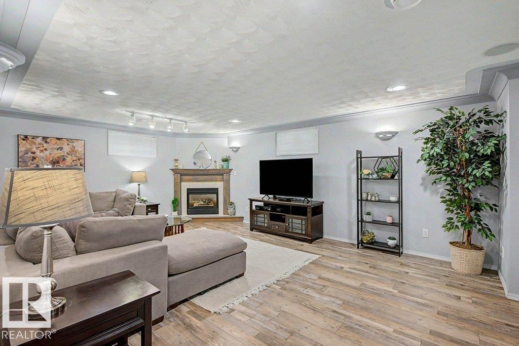 12112 38 ST NW - 14