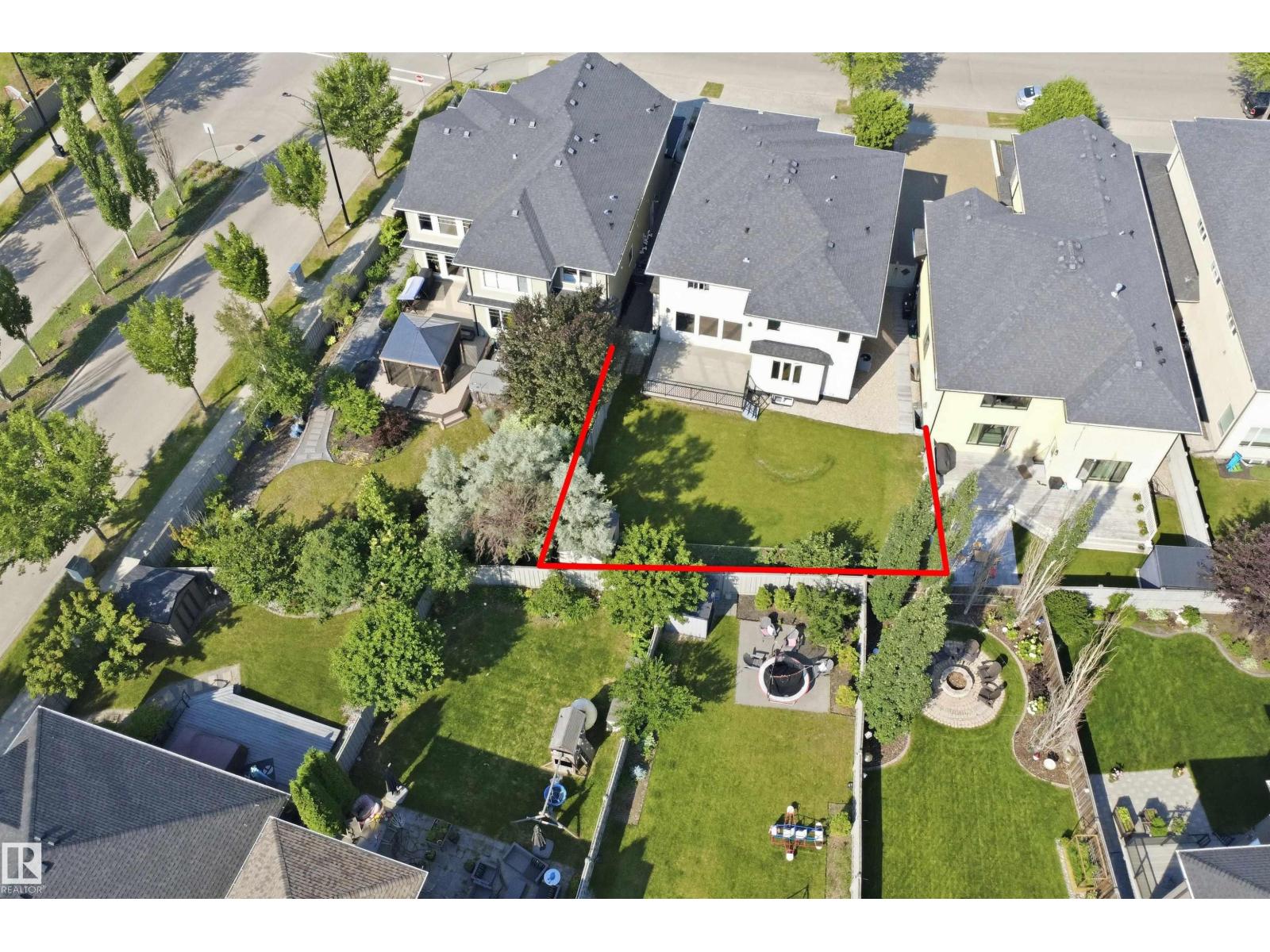 427 Windermere Rd NW photo 4 — MLS® E4505336
