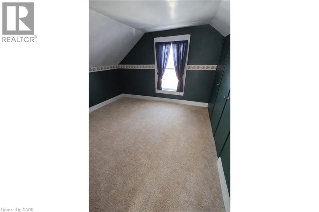 245 JOHN ROSA Street E - 11