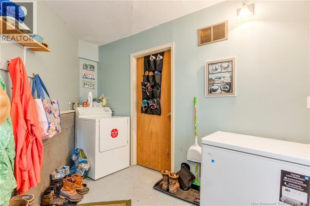 377 Douglas Avenue - Image 10