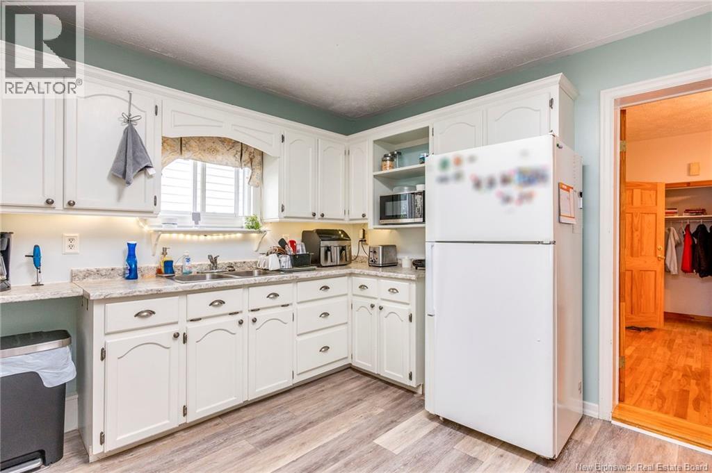 377 Douglas Avenue - Image 26
