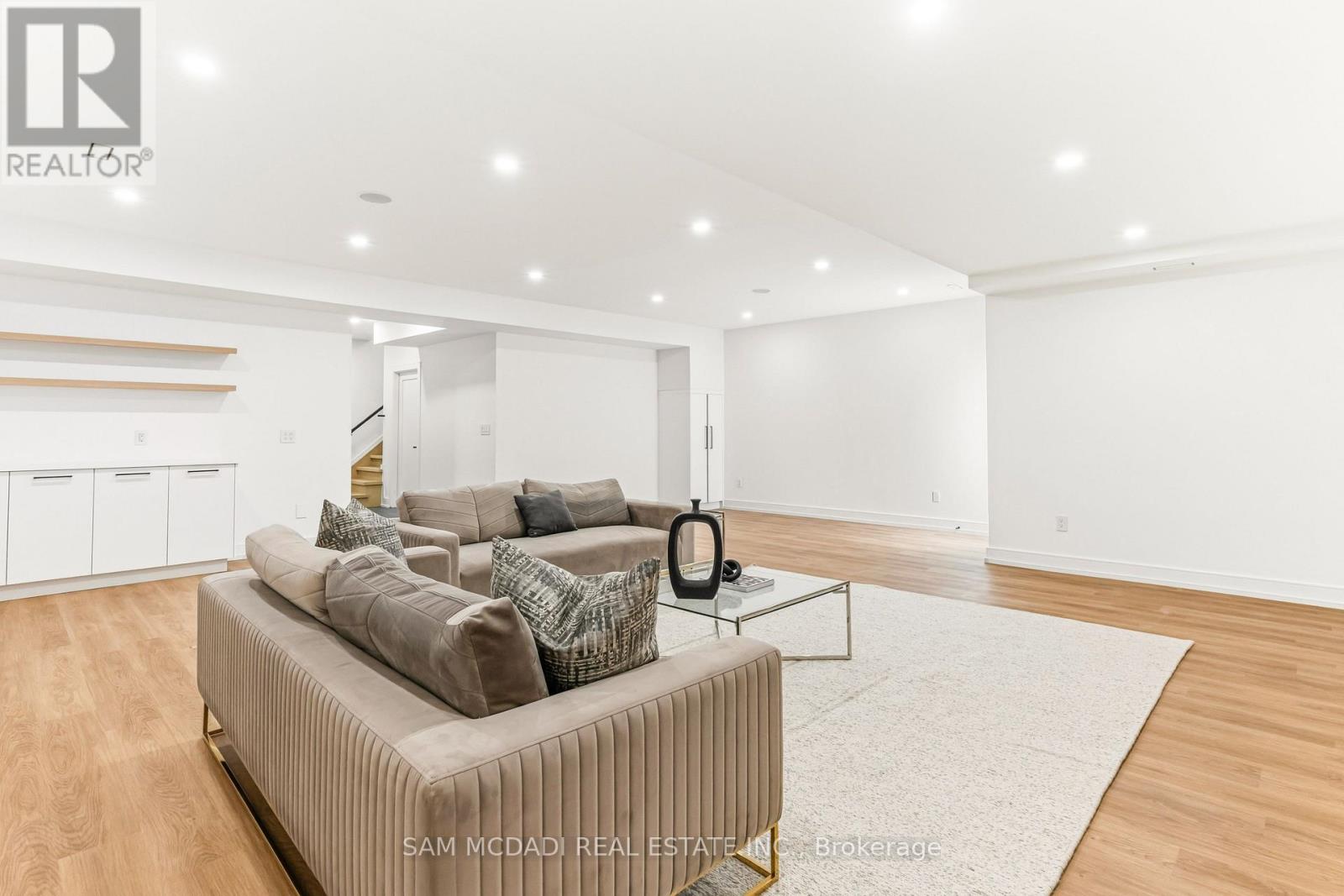 24 TWENTY FIRST STREET - Image 30