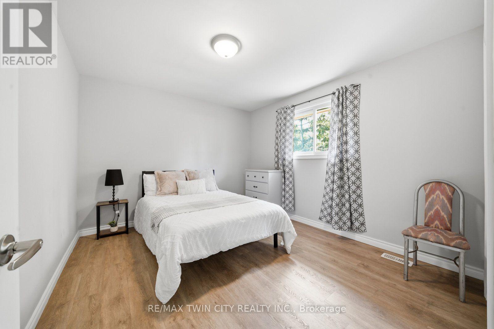 44 STANLEY STREET - 21