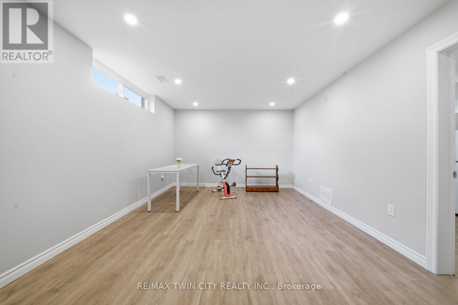 44 STANLEY STREET - Image 25