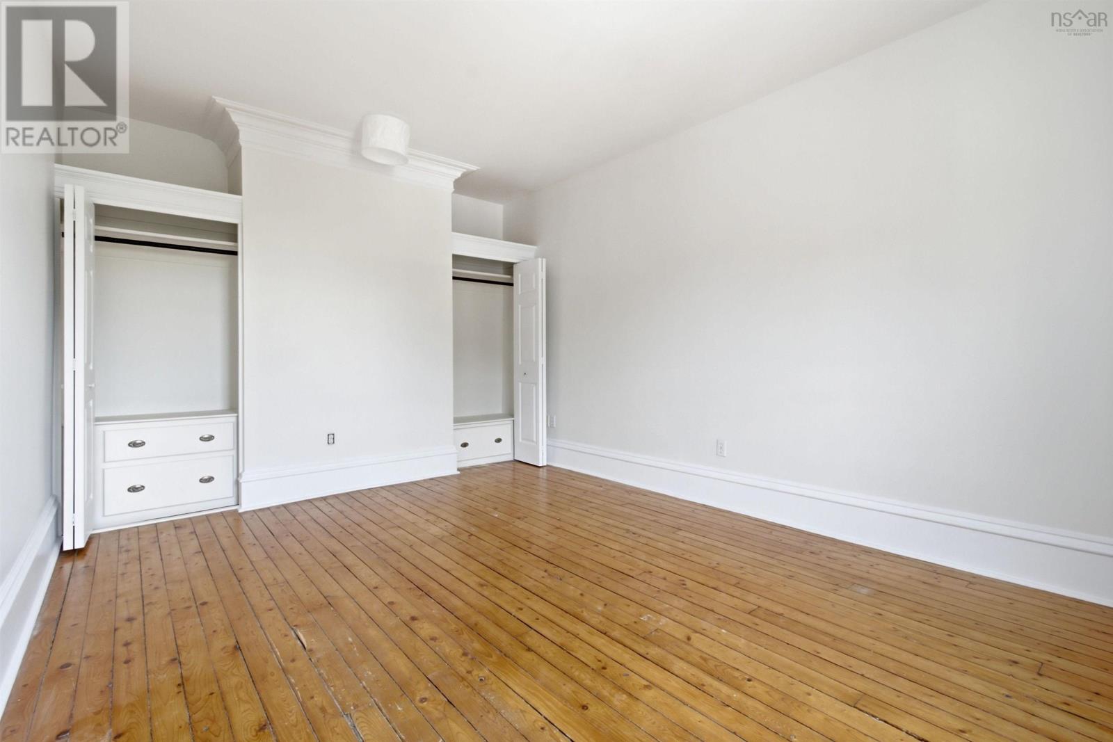 2048 Creighton Street - Image 31