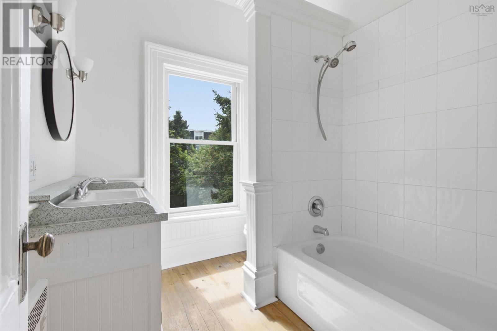 Property 27 of 40 of 2048 Creighton Street