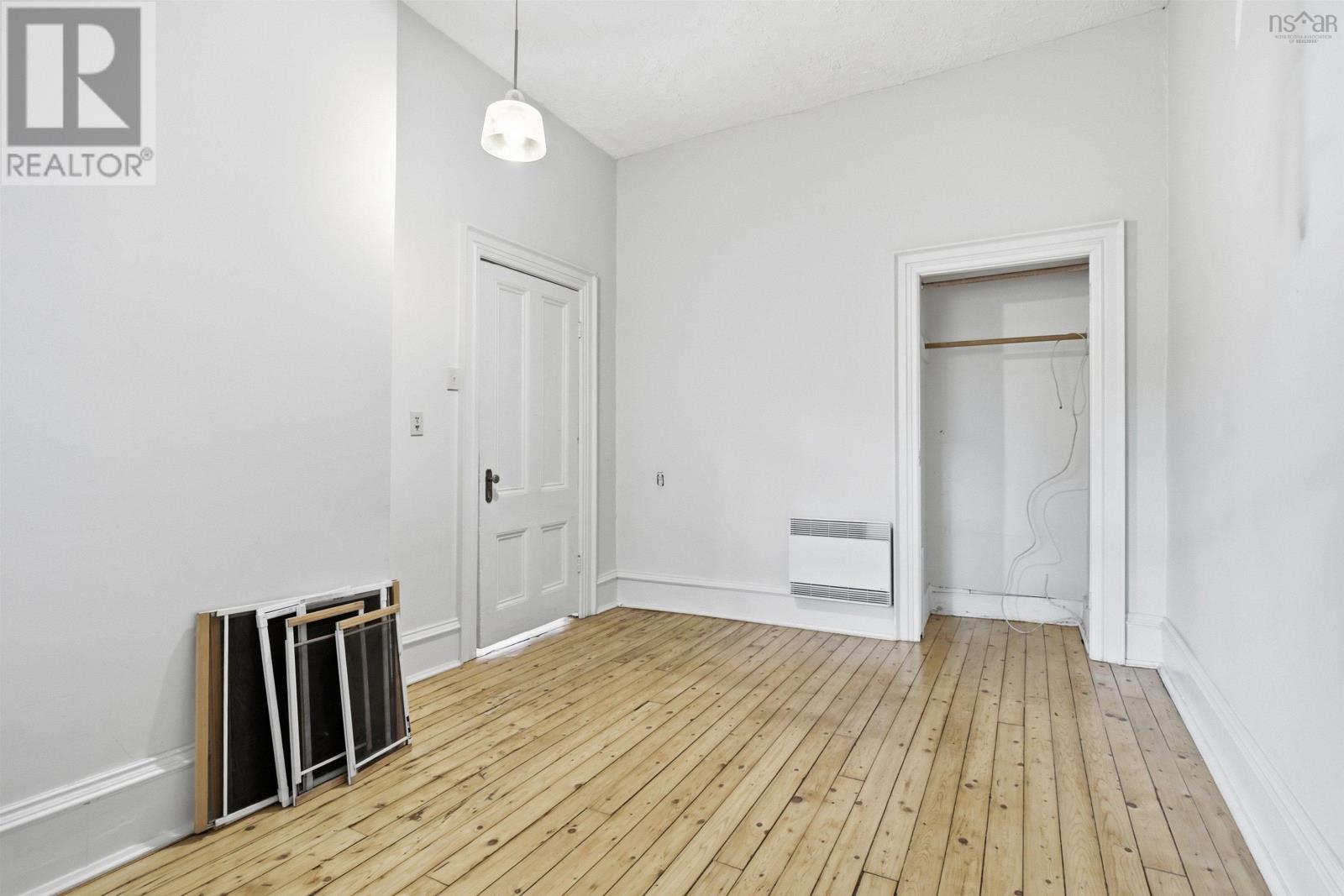 2048 Creighton Street - 12