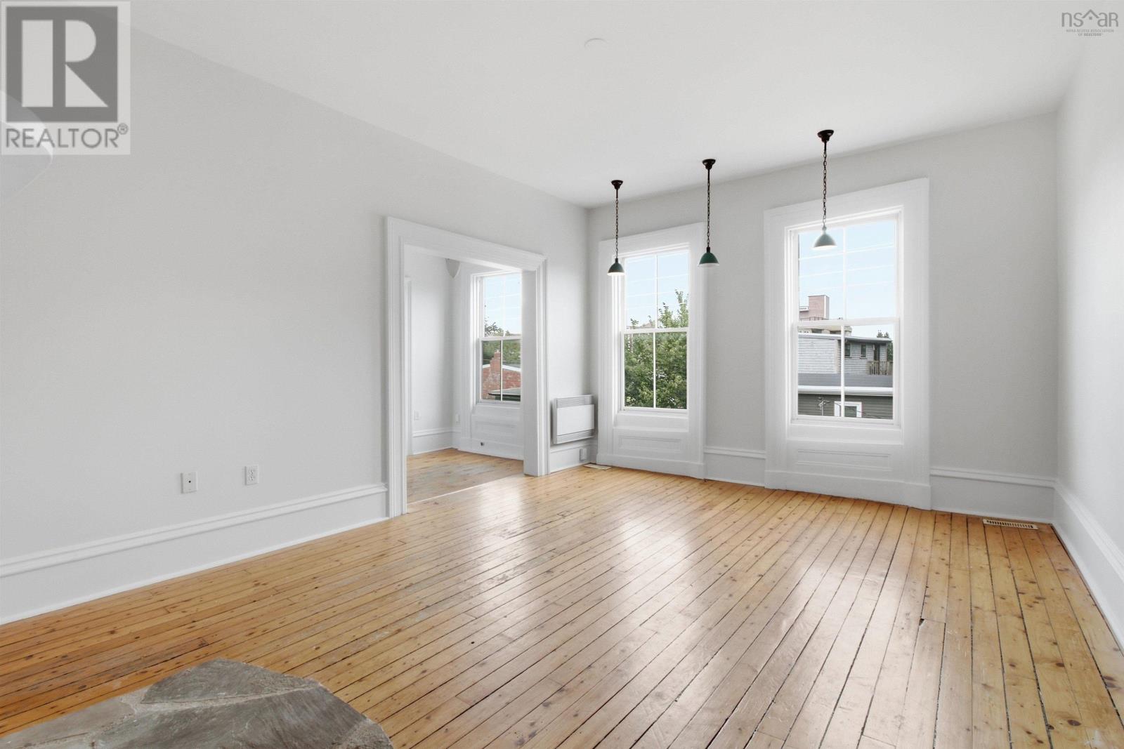 Property 28 of 40 of 2048 Creighton Street