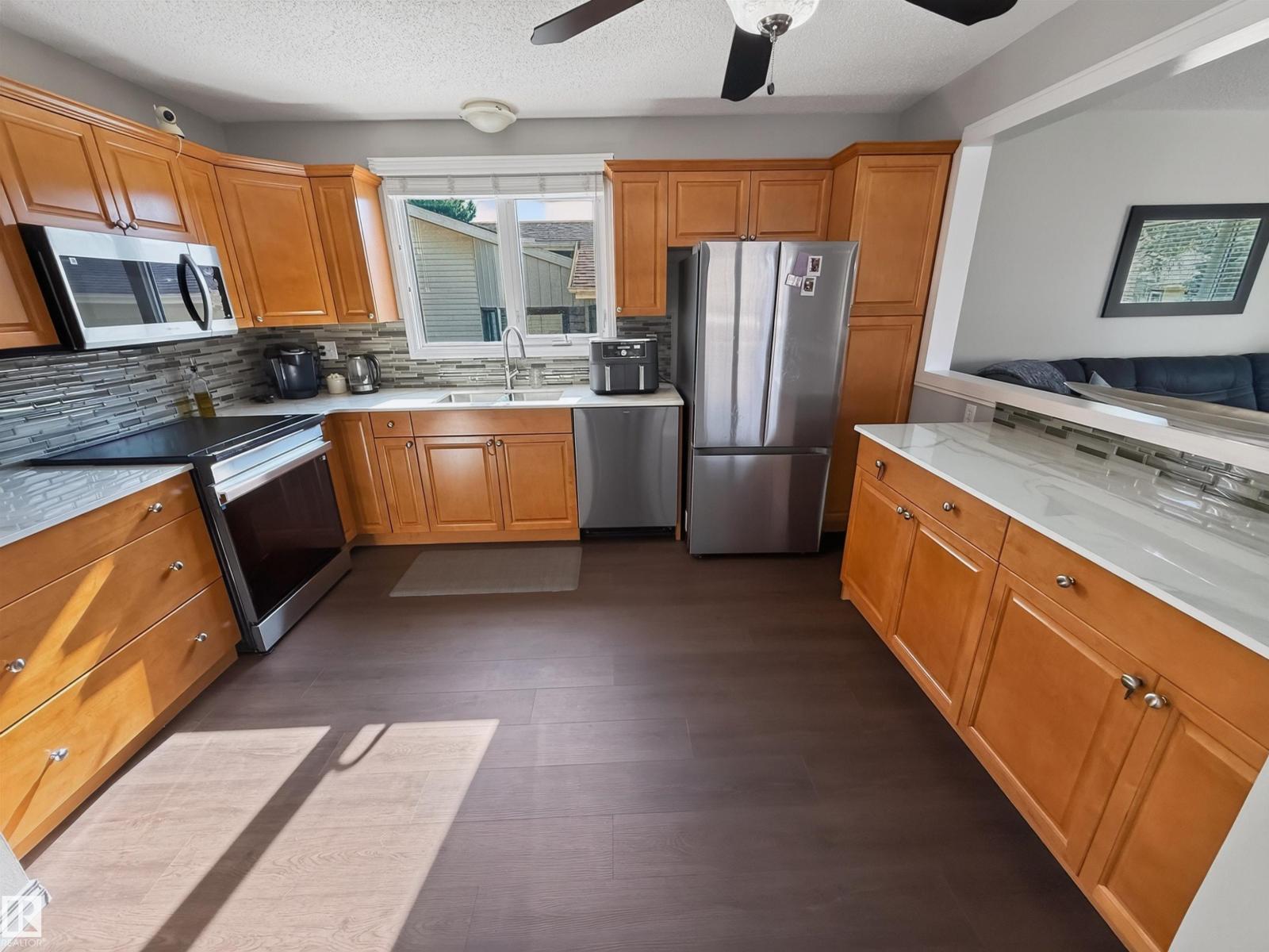 12 MATHIAS AV - Image 12