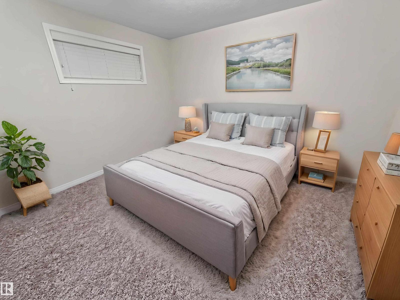 12 MATHIAS AV - Image 26