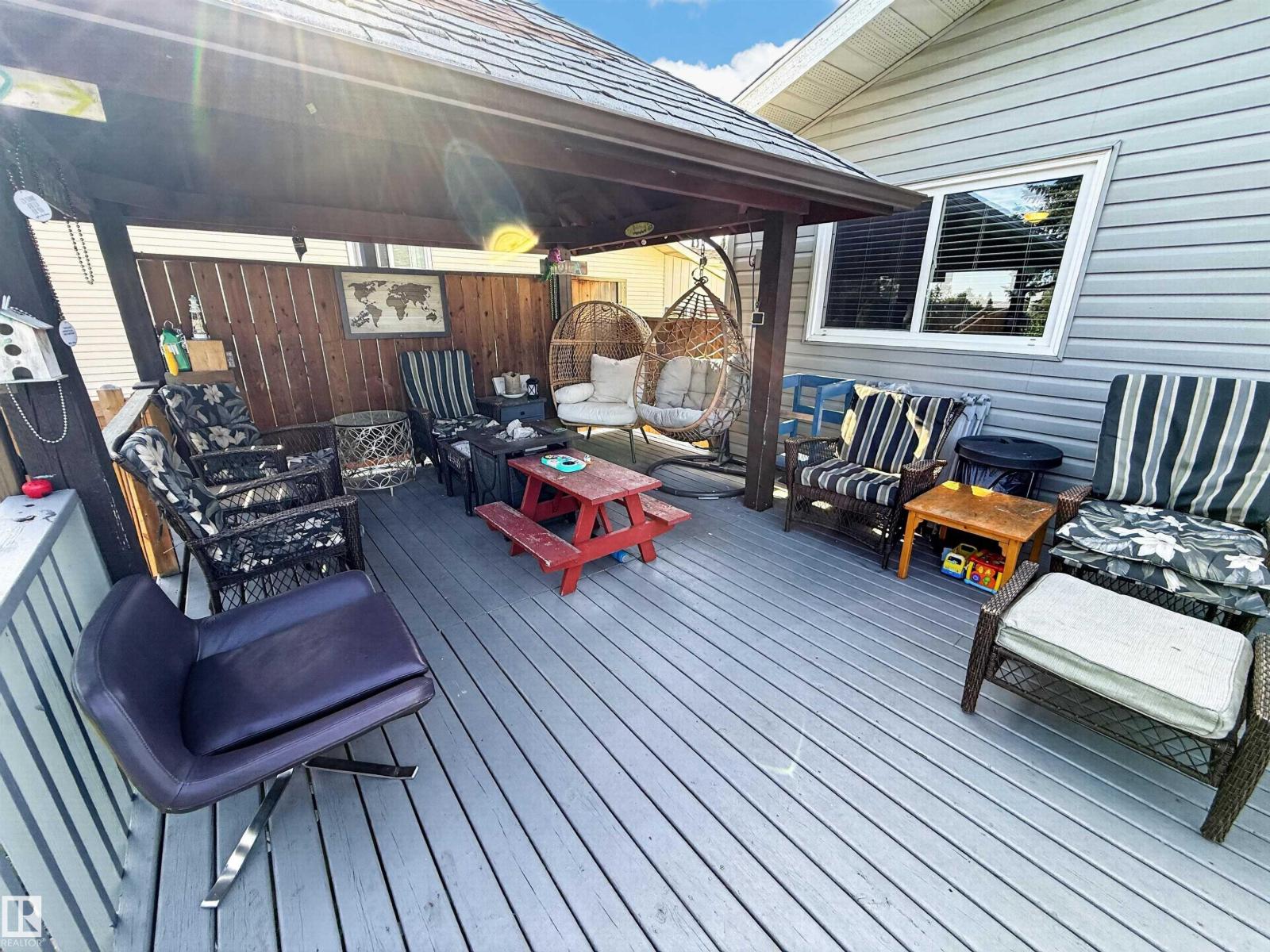 12 MATHIAS AV - Image 34