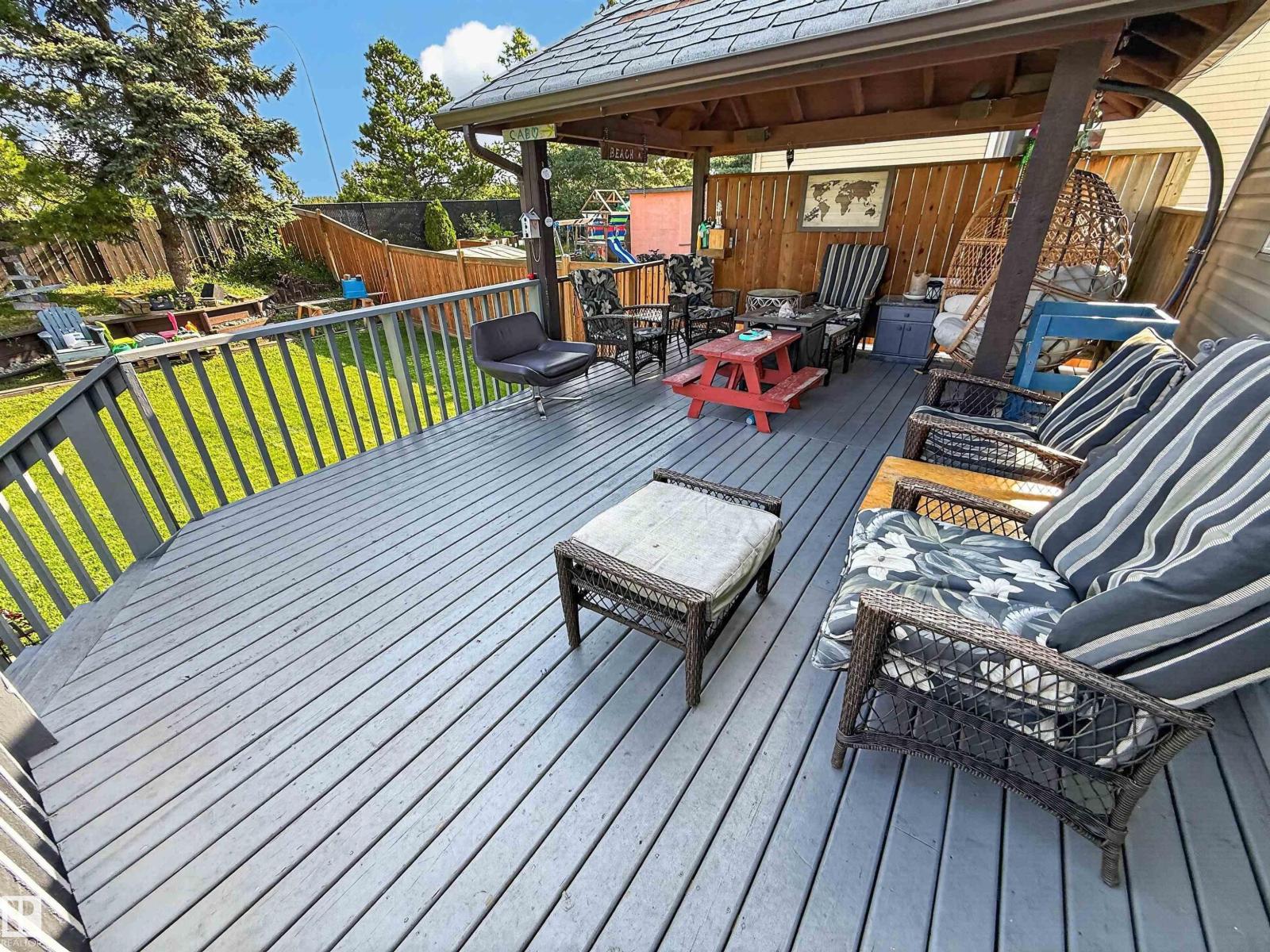 12 MATHIAS AV - Image 36