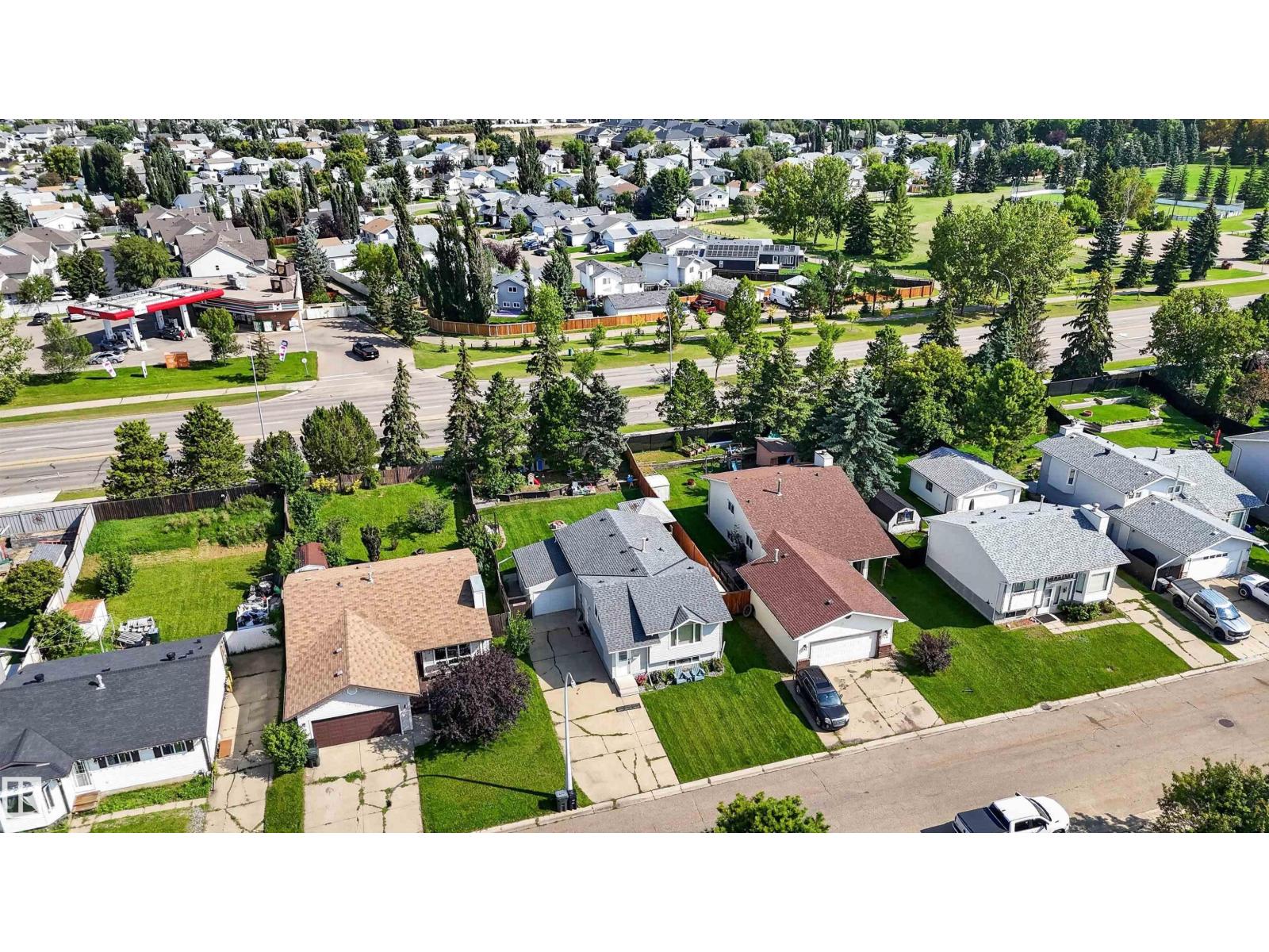 12 MATHIAS AV - Image 44