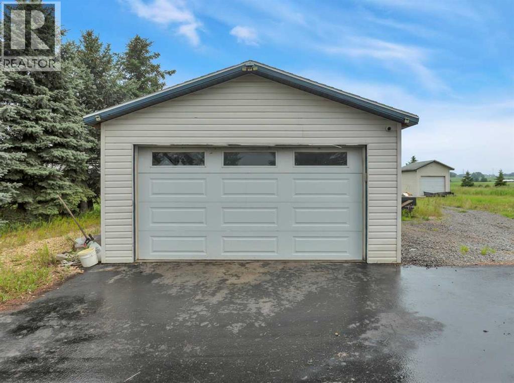 Listing photo – 41113 Range Road 263, Rural Lacombe County