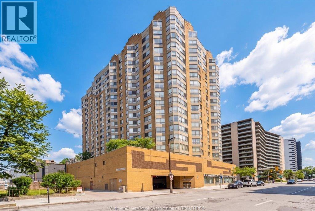 #906 75 RIVERSIDE DRIVE - 1
