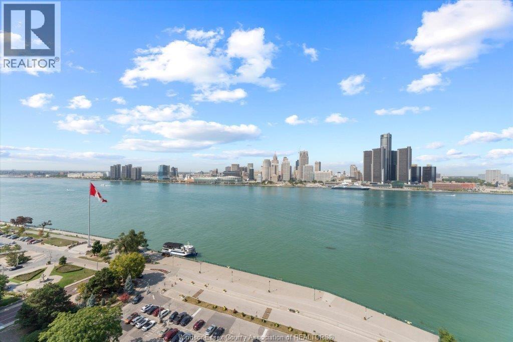 #906 75 RIVERSIDE DRIVE - Image 24