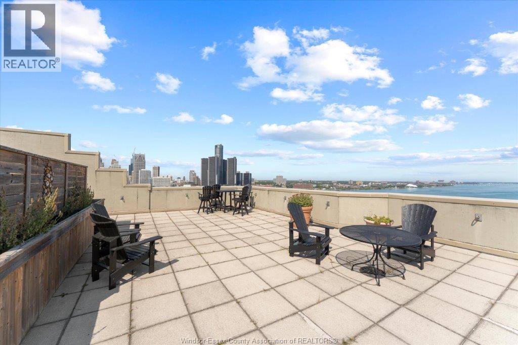 #906 75 RIVERSIDE DRIVE - Image 25