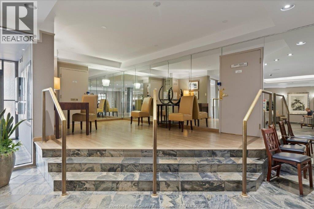 #906 75 RIVERSIDE DRIVE - Image 32
