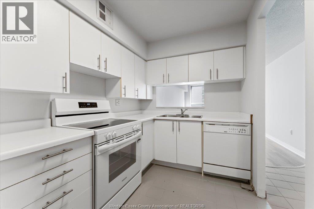 #906 75 RIVERSIDE DRIVE - 7